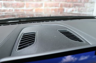 BMW 5 Series Touring 520i High Executive M Sport Pakket Automaat  / Live Cockpit Professional / Driving Assistant / Head-Up Display / Comfortstoelen / Achteruitrijcamera /  19 Inch / Exklusivleder 'Nappa' / DAB / Stoelverwarming / Hifi / Extra Getint Glas / Ambiance Verlichting / 30