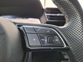 Audi A3 Sportback 30 TFSI S-line edition AUTOMAAT * Navigatie * Parkeersensoren * Audi Sound * / 24