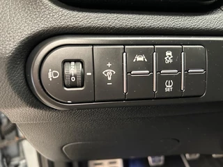 Kia ProCeed 1.0 T-GDI GT-Line | Elektrisch Glazen Schuif / Kanteldak | Apple Carplay / Android Auto | Navigatiesysteem | Stoel + Stuurverwarming | Licht + Regensensor | Parkeersensoren + Camera Achter | Cruise Control | 17” Lichtmetalen Velgen | Climate Control Rijstrooksensor + Correctie / 15