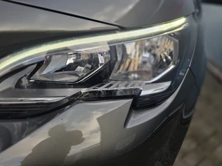 Peugeot 3008 1.2 PureTech NAVI LM PDC TEL LM CC / 6