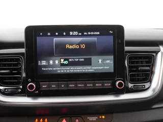 Kia Stonic 1.0 T-GDi MHEV DynamicPlusLine  - Apple Carplay/Android Auto - Cruise Control - Climate Control - Navigatie - Stuur/Stoel Verwarming - 7 Jaar of 150.000km Fabrieksgarantie / 30