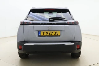 Peugeot e-2008 EV Allure 50 kWh | 100% SOH! l Apple Carplay/Android Auto l Bluetooth l DAB l Cruise Control l Climate Control l Navigatie l Lichtmetalen Velgen l PDC Achter / 12