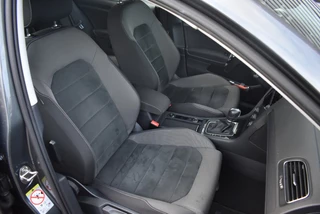 Volkswagen Golf 1.5 TSI COMFORTLINE BUSINESS ADAP. CRUISE / CARPLAY / 13