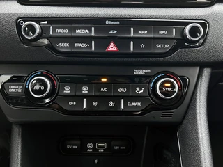 Kia Niro 1.6 GDi PHEV DynamicLine Automaat | Adaptive Cruise | Stoel/Stuurverwarming | CarPlay | Camera | Trekhaak / 22