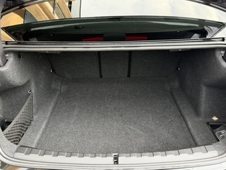 Bmw 3-serie 330i xDrive M-sport | 360 Camera | Keyless | Sfeerverlichting | / 8