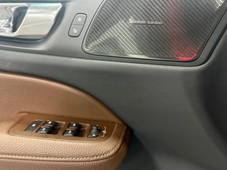 Volvo V60 2.0 T6 Recharge AWD R-Design / 360 camera / Panoramadak / Leder / head-up / Harman-Kardon / 42