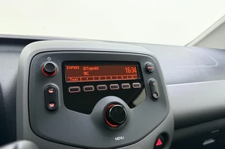 Peugeot 108 1.0 e-VTi 72pk Active 5 deurs | Airconditioning | Elektrische ramen voor | Centrale vergrendeling | DAB + radio met bluetooth / 19
