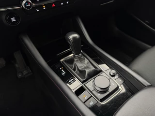 Mazda 3 2.0 e-SkyActiv-G M Hybrid 150 Sportive | Automaat | Adaptive cruise | Stoelverwarming | CarPlay | Camera / 19