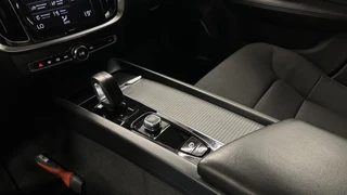 Volvo V60 2.0 B3 Momentum Business ECC NAVI CAMERA CARPLAY LM CRUISE. / 43