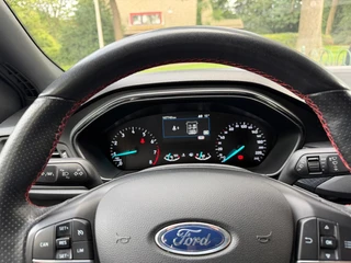 Ford Focus Wagon 1.0 EcoBoost ST Line Business / 25