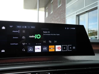 Peugeot 3008 1.2 Hybrid 136 GT | Demo | Stoel en stuurverwarming | Led | Navigatie | Achteruitrijcamera | Keyless entry en start | Parkeersensoren voor en achter | Climate control | Adaptive cruise control / 26