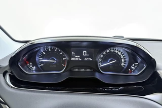 Peugeot 208 1.2 PureTech Blue Lion | Parkeersensoren | Navigatie | Radio | Stuurbediening | Climate control | Airco | / 18