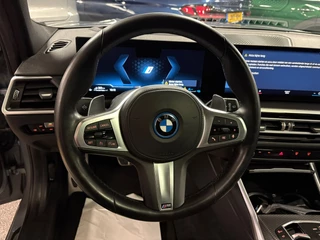BMW 3-serie Touring 330e xDrive M-pakket facelift / Panorama-dak / head-up / 360 camera / Harman-Kardon / 21