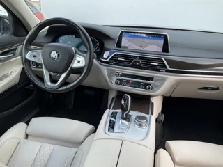 BMW 7 Serie 730d xDrive ACC Pano Softclose 4wielsturing High Executive HUD / 38