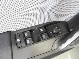 Seat Leon 1.0 TSI 110pk Style / 37