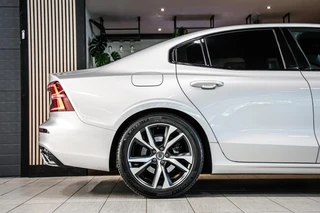 Volvo S60 2.0 B4 R-Design|H&K|Leer|Trekhaak|Carplay|ACC|ECC| / 16