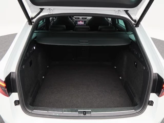 Škoda Superb Combi 1.5 TSi ACT 150 Pk Automaat Sportline Business | Trekhaak | Stoelverwarming | Panorama dak | Camera | Canton Audio | Alcantara | CarPlay | 18 Inch / 18