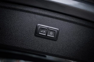 Audi Q5 50 TFSI e Quattro Pro Line | Luchtvering | Matrix LED | Inparkeersysteem | Drive select | Trekhaak | Navigatie | SoH 94% | / 11