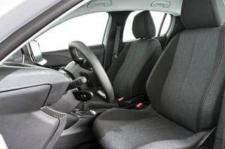 Peugeot 208 1.2 PureTech 100 Style / 7