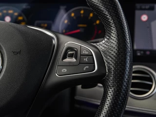 Mercedes-Benz E-klasse 200 AMG Line | Panoramadak | Leder | 360  Camera | Widescreen | LED | Apple CarPlay Android Auto | Memory | 19" | Sfeerverlichting | Dealeronderhouden / 17