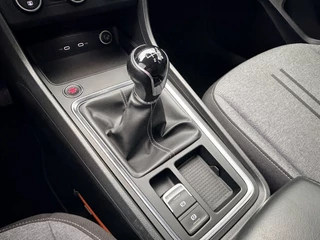 SEAT Ateca 1.5 TSI Style Business Intense Trekhaak | Camera | Sfeerverlichting | Full-Led | Navigatie / 19
