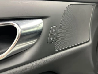 Volvo V60 2.0 B3 Momentum Advantage TREKHAAK CARPLAY NAVI ADAPTIEF CRUISE CAMERA. / 21