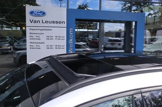 Ford Focus Wagon 155PK ST-LINE-X AUTOMAAT BTW PANODAK EL-ACHTERKLEP BLISS WINTERPACK HEAD-UP DISPLAY EX-FABR. AUTO 100.000KM/4JR GARANTIE / 19
