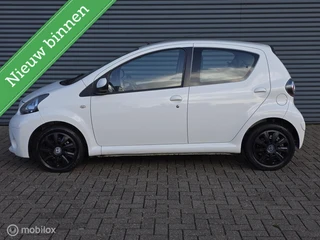 Toyota Aygo 1.0 VVT-i Aspiration / 8