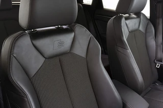 Audi Q3 45 TFSI e S Line / 43