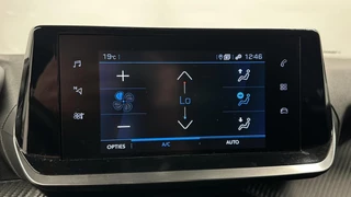 Peugeot 2008 1.2 PureTech Blue Lease Active NAVI CRUISE CARPLAY / 28