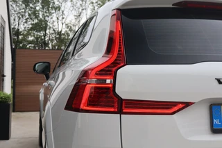 Volvo XC60 2.0 T6 310pk AWD Heico Sport - Panoramadak - 22 inch - Head up - Half leder - Camera / 32