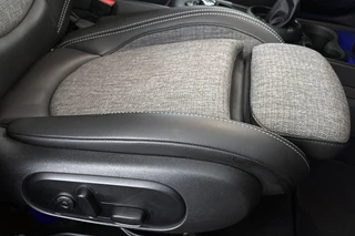 MINI Countryman 1.5 Cooper S E ALL4 Panoramadak Harman Kardon Head-Up Stoelverwarming / 48