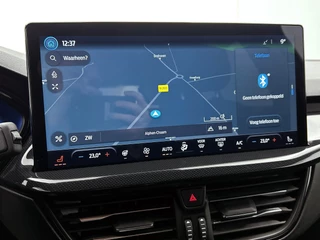 Ford Focus 1.0 EcoBoost Hybrid ST Line X | Cruise control | Stoelverwarming | Navigatie | Camera | Afneembare trekhaak | BTW / 19