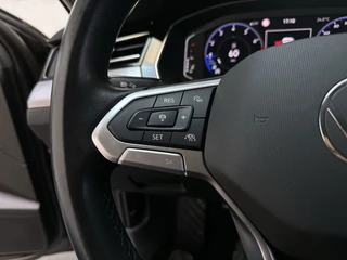 Volkswagen Passat Variant 1.5 TSI 150pk DSG Business Stoelverwarming Virtual Cockpit Navigatie DAB+ / 23
