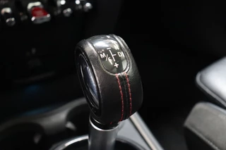 MINI Countryman John Cooper Works ALL4 Chili Automaat  / Navigatiesysteem Plus / Leder / Panoramadak / Harman Kardon / Stoelverwarming / Achteruitrijcamera / 19 Inch / Sportstoelen / Parkeersensoren voor+achter / Climate Control / Head-Up Display / 19