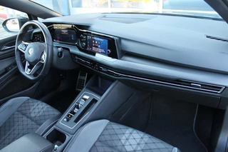 Volkswagen Golf 1.5 ETSI R-LINE BNS Automaat Panorama dak / Camera / 20