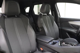 Peugeot 3008 1.2 PureTech GT  Trekhaak | Stoelverwarming Voor | Adaptief Cruise Control | Dodehoek Detectie | Lendensteun | Parkeer Sensoren rondom | / 15