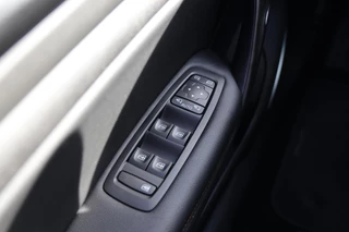 Renault Megane Estate 1.6 E-Tech Plug-In Hybrid 160 R.S. Line||Automaat|Camera|Digi dash|Pano| / 24