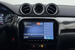 Suzuki Vitara 1.4 Boosterjet Smart Hybrid Style | Navigatie | Cruise Control | Trekhaak | Automaat | Achteruitrijcamera / 24