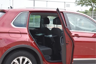 Volkswagen Tiguan 1.4 TSI ACT 150 pk Connected Series  NL-Auto | DAB | Elekt.trekhaak | Carplay | Cruise Control | Climate Control | NAP / 12