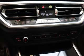 BMW 3 Serie Touring M340i xDrive High Executive M Sport Pakket Automaat  / Live Cockpit Professional / Panoramadak / Trekhaak / Individual Leder Merino / Driving Assistant / M Sport Differentieel / Harman Kardon / M Adaptief Onderstel / Safety Pack / Head-Up Display / 19 Inch / Stoelverwarming voor+achter / 29