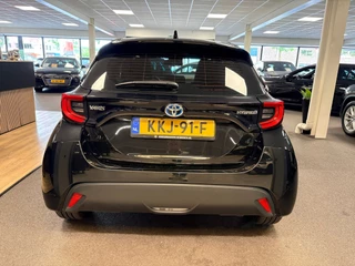 Toyota Yaris 1.5 Hybrid Style / LED / head-up / panoramadak / camera / keyless / 5