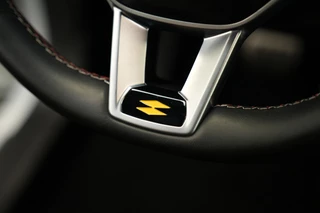 Renault Captur 1.6 E-Tech Plug-in Hybrid 160 R.S. Line  Cruise/Climate 24 Maanden garantie* (Vraag naar de voorwaarden) / 27