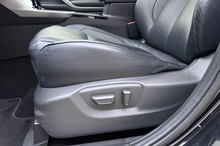 Mitsubishi Eclipse Cross 2.4 PHEV Prestige Automaat | SOH: 98% | Lederen bekleding | Panoramisch schuifdak | Stoel & Stuurverwarming | Camera | Climate control | Extra getint glas / 23