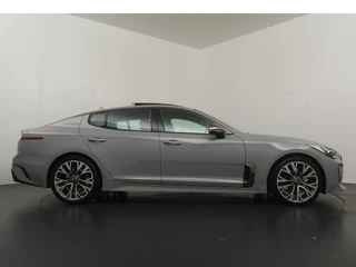 Kia Stinger 2.0 T-GDI GT-Line  - GT-Line - Leer -  Automaat - 256 PK - Panorama dak - Perfecte staat - / 10