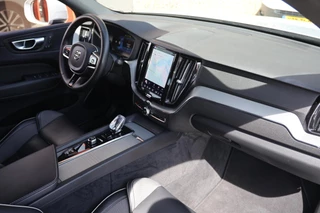 Volvo XC60 T6 Recharge AWD Plus Bright | Stoelverwarming | Trekhaak  | Parkeercamera | Panoramadak | Long Range |   Memory Stoelen | Keyless / 27
