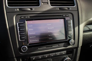 Volkswagen Golf Cabrio 2.0 TSI GTI | 2e eigenaar | DSG | Xenon | Stoelverwarming | Climatronic | Cruise control | Navigatie | Bluetooth | PDC | 18 inch Detroit | Origineel / 23