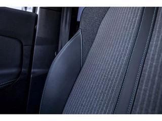 Peugeot 3008 1.6 HYbrid 225 Blue Lease Allure | 98% SOH | NL auto | Camera / 11