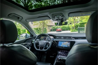 Audi e-tron Sportback 55 quattro S edition 95 kWh  Panorama Leder Trekhaak / 22