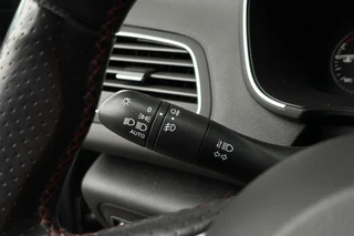 Renault Mégane 1.8 RS 280pk | HANDBAK | LED | 18" LMV | 4WS | / 32